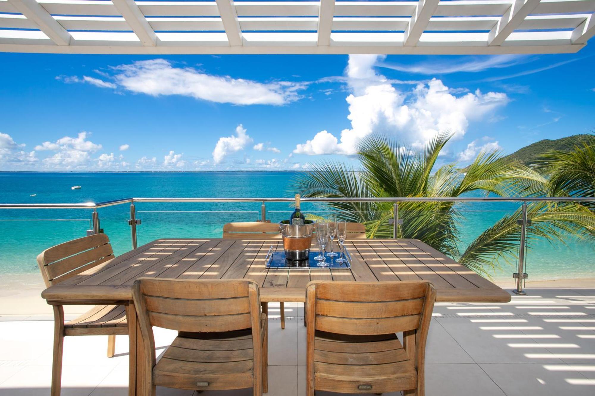 Bleu Emeraude Hotel Гран Кейс Екстериор снимка
