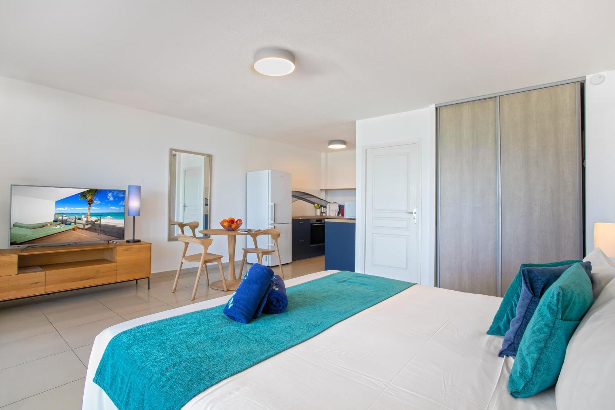 Bleu Emeraude Hotel Гран Кейс Екстериор снимка